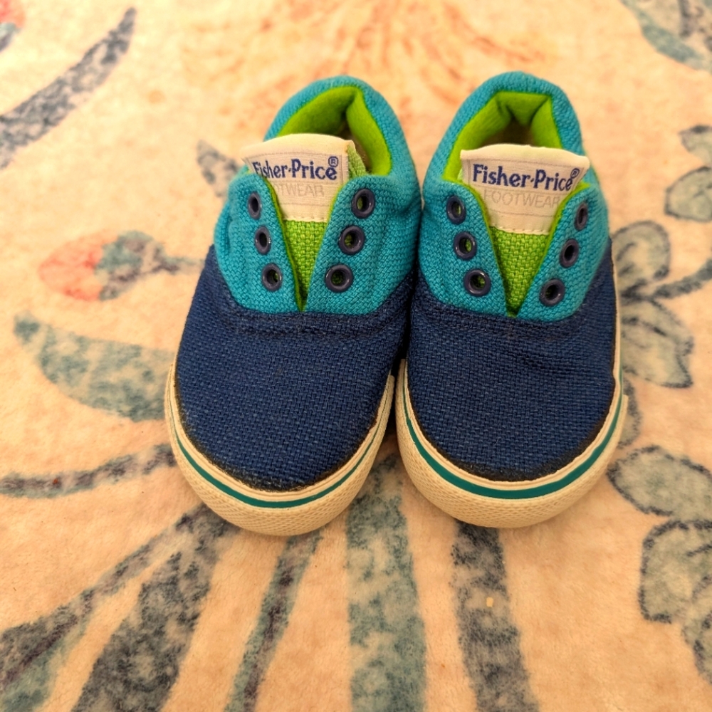 💥3/$24 Vintage Fisher-Price Blue and Green Sneakers